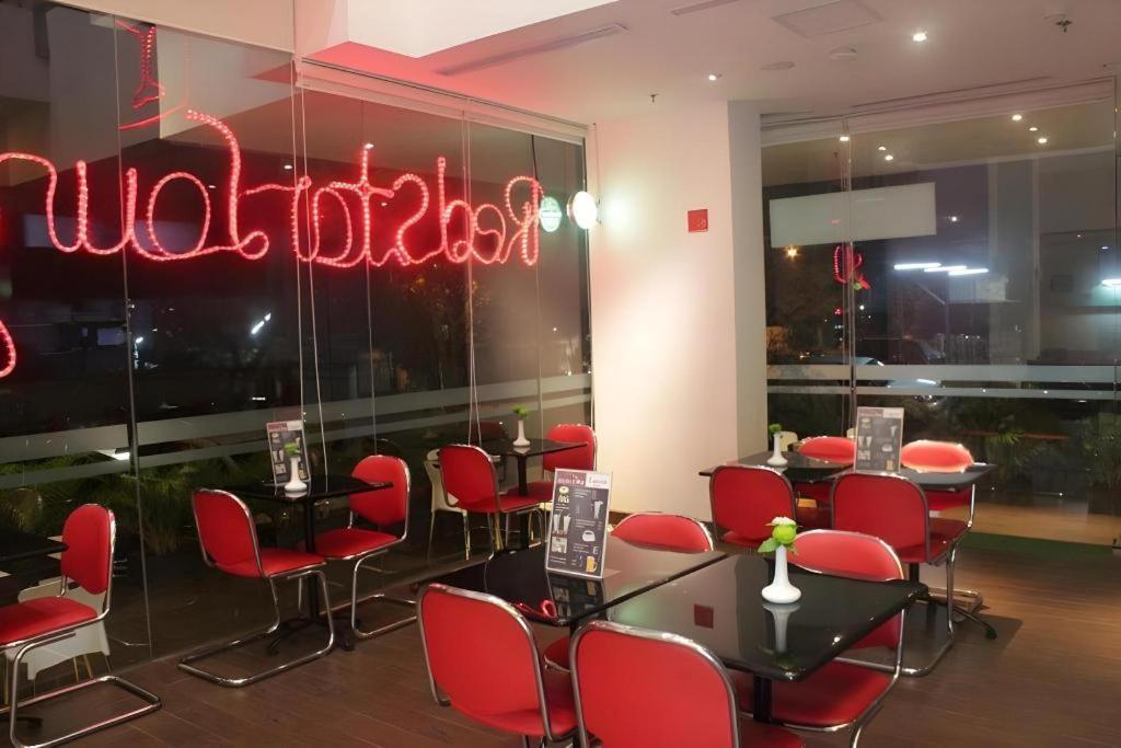Redstar Hotel Джакарта Екстер'єр фото