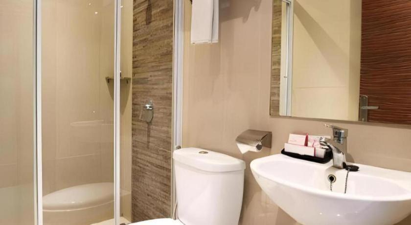 Redstar Hotel Джакарта Екстер'єр фото