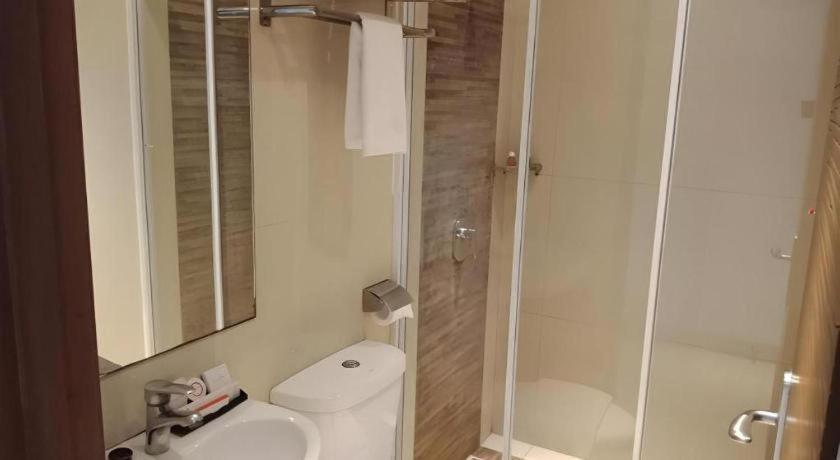 Redstar Hotel Джакарта Екстер'єр фото