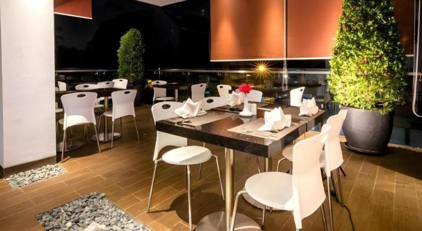 Redstar Hotel Джакарта Екстер'єр фото
